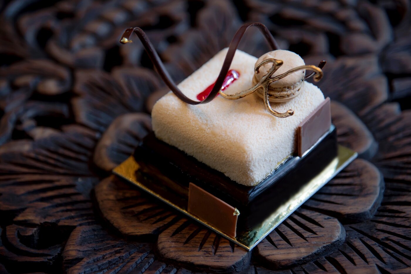 120 Anniversary_Cake_Siam Kempinski
